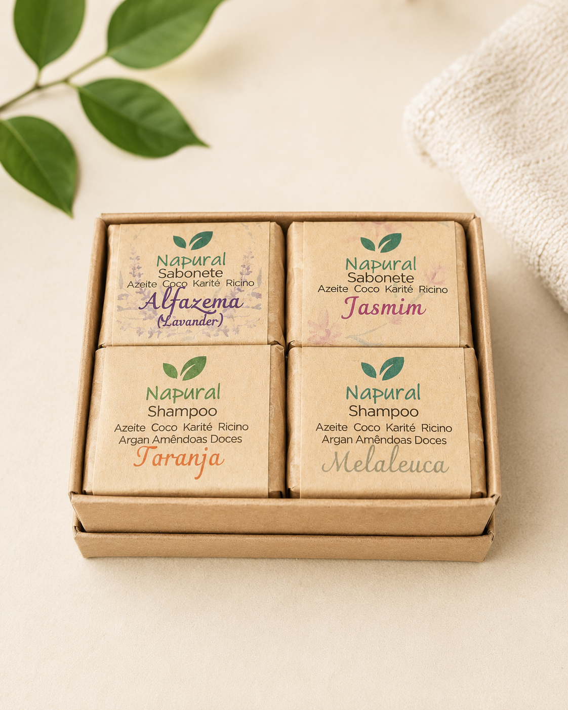 Pack com 2 sabonetes de 22 g cada e com 2 shampoos 30 g cada